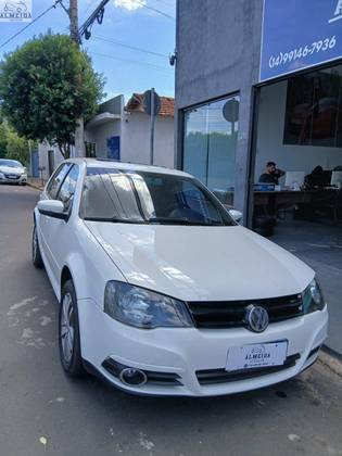 VOLKSWAGEN GOLF 2.0 MI SPORTLINE 8V FLEX 4P TIPTRONIC VOLKSWAGEN GOLF 2.0 MI SPORTLINE 8V FLEX 4P TIPTRONIC